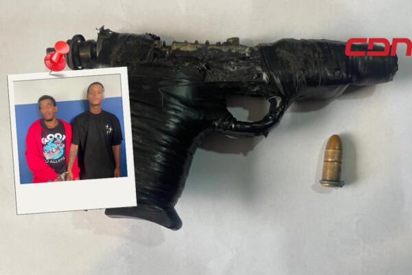 Agentes de la Unidad de Acción Rápida de la Policía Nacional detuvieron a dos hombres con arma de fabricación casera en La Vega. Foto: CDN Digital