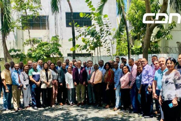 El presidente de la JCE, Román Jáquez Liranzo, visitó escuela de formación de la Fuerza del Pueblo para supervisar diplomado electoral. Foto: CDN Digital.