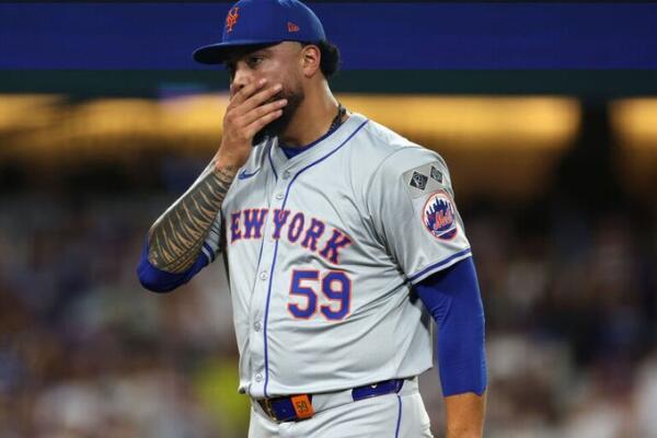 Manaea ha suspendido sus actividades de pitcheo por 48 a 72 horas debido a una molestia derivada de un cuerpo suelto en su codo izquierdo.