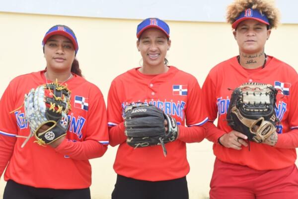 El cuadro interior estará cubierto por Anabel Ulloa, Leah Brito, Felicia De los Santos, Yanela Gómez y Divina Checo; mientras que en los jardines serán cubiertos por Brianna Estévez, Emmy Segura, Claudia Santana y Marianny Caso. Como reservas están Massiel Heredia, Katherine Sugilio, Deyki Dotel, Abigail Luis.