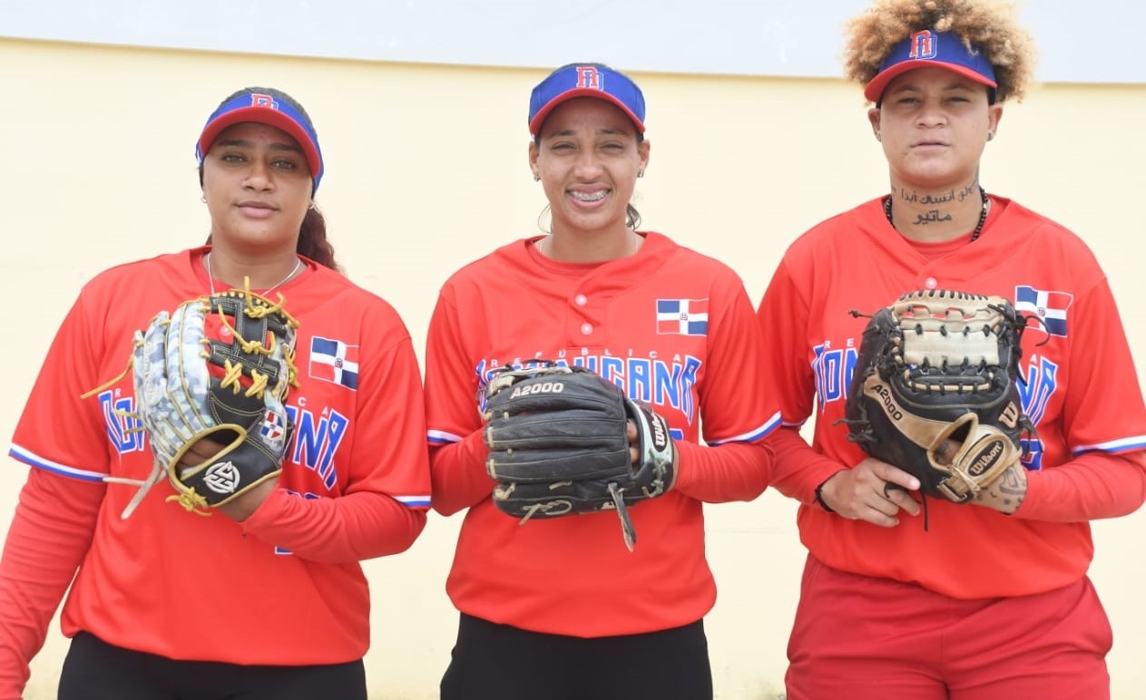 El cuadro interior estará cubierto por Anabel Ulloa, Leah Brito, Felicia De los Santos, Yanela Gómez y Divina Checo; mientras que en los jardines serán cubiertos por Brianna Estévez, Emmy Segura, Claudia Santana y Marianny Caso. Como reservas están Massiel Heredia, Katherine Sugilio, Deyki Dotel, Abigail Luis.
