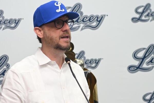 Actualmente se desempeña como director general de gas natural, en la República Dominicana. El ejecutivo azul se ha mantenido por tres décadas desempeñando distintas funciones en las oficinas de los Tigres del Licey, siendo su primera experiencia en la temporada de 1994-1995.