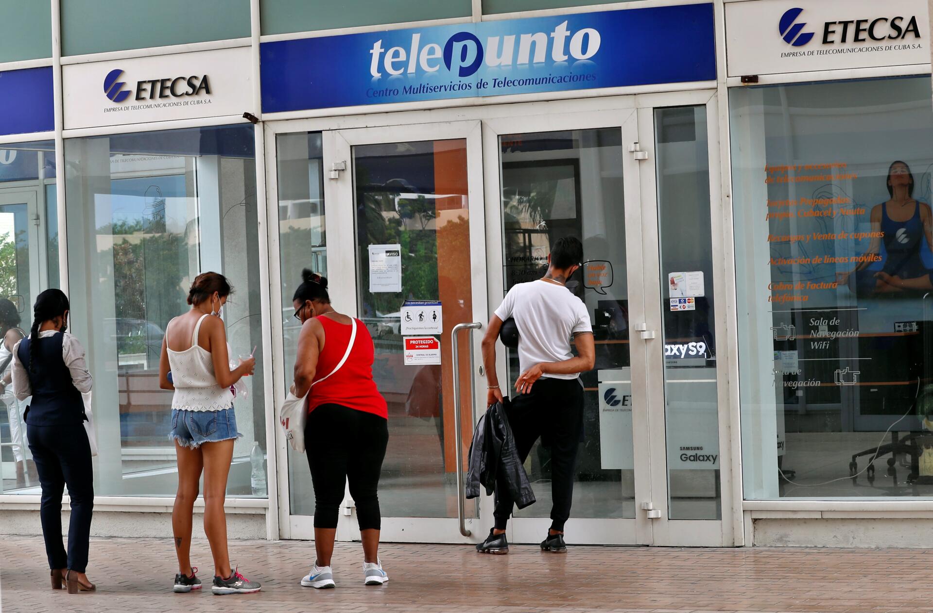 Aumento de las tarifas del internet genera críticas en Cuba