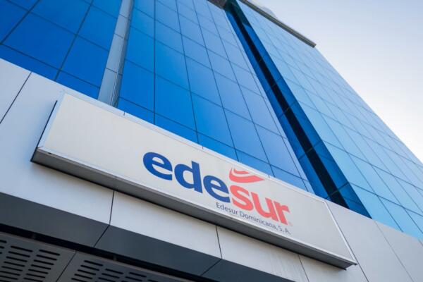 Edesur inicia labores para instalar transformador de potencia en Jimaní