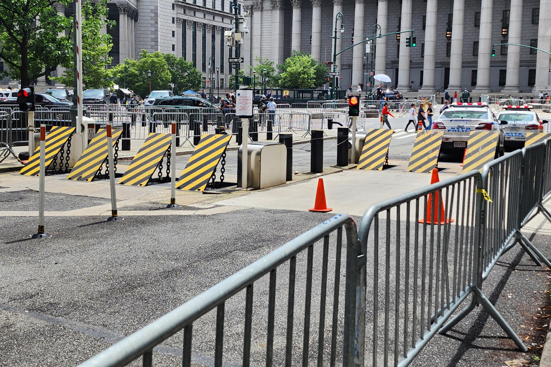 Impiden a congresistas demócratas inspeccionar oficina migratoria en Manhattan