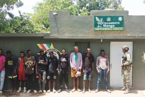 Durante operativos fronterizos de interdicción migratoria detuvieron a más de 15 mil haitianos indocumentados en agosto.