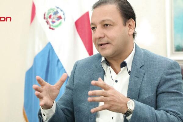 El aspirante presidencial, Abel Martínez.