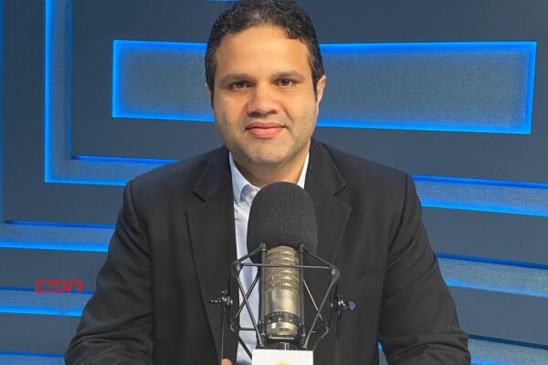 El economista, académico y dirigente político Richard Medina.