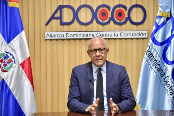 El presidente de Adocco, Julio César de la Rosa Tiburcio.