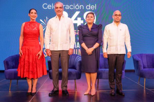 Embajada de EE. UU. en RD conmemora 249 años de independencia con gala inspirada en el cine de Hollywood