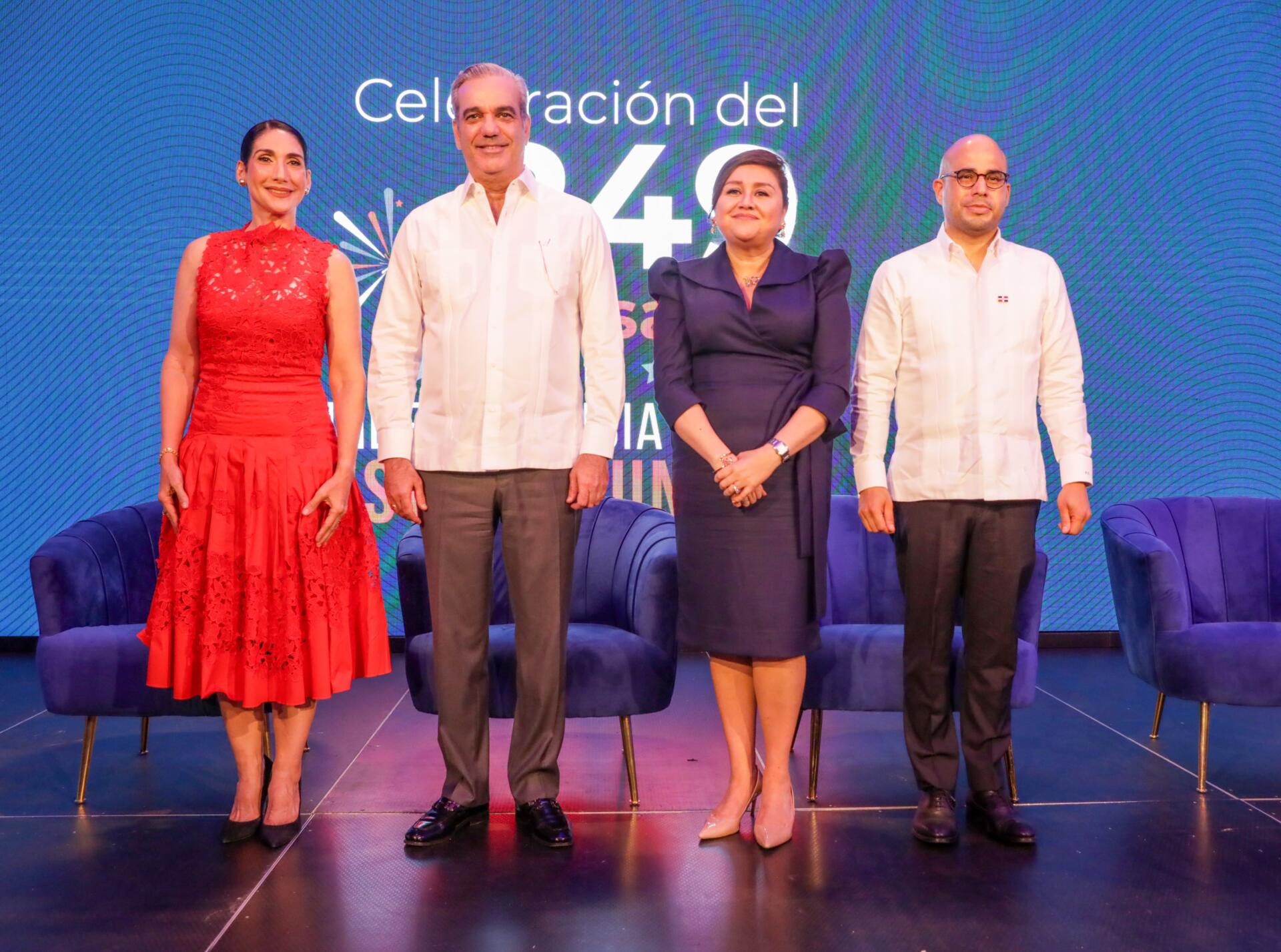 Embajada de EE. UU. en RD conmemora 249 años de independencia con gala inspirada en el cine de Hollywood