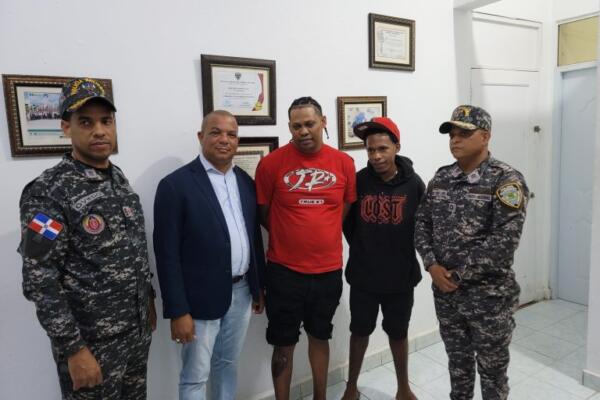Dos hombres se entregan tras ser vinculados al triple asesinato en Hato Mayor