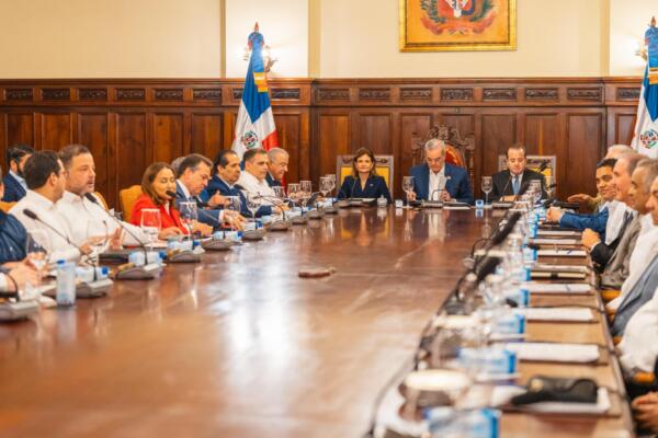 Consejo de Ministros, encabezado por el presidente Luis Abinader  y la vicepresidenta Raquel Peña.