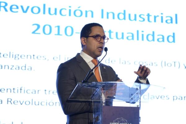 Héctor Sánchez Navarro, subdirector del HOMS analizó el impacto de la Cuarta Revolución Industrial en el sistema de salud dominicano / foto: Yovanny Corporán