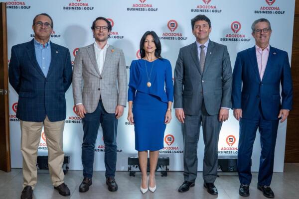 De Adozona José Tomás Contreras, Tomás Alonso, Claudia Pellerano, Guillermo Méndez y José Manuel Torres