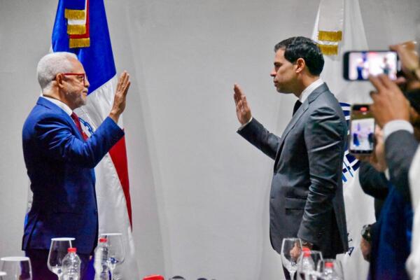 Ministro de Cultura juramenta nuevo presidente de la Comisión Nacional de Espectáculos Públicos y Radiofonía