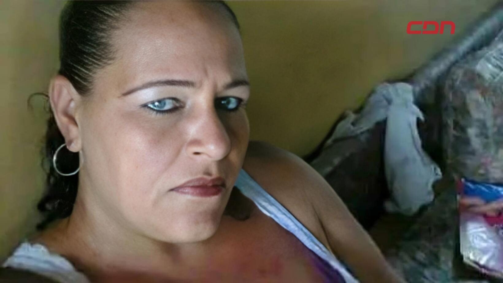 Mujer permanece en estado crítico tras agresión en Santiago