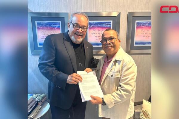 Alfonso Rodríguez, presidente y CEO de Pelidom y Euri Cabral, uno de los propietarios de Señales TV.