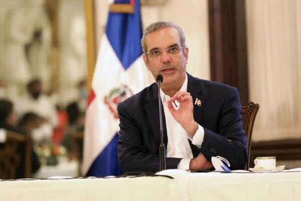 Presidente Abinader llama a competencia sana y respeto a Ley Electoral dentro del PRM