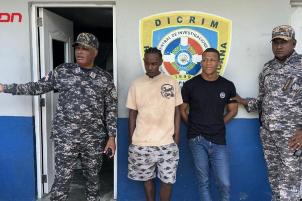 Randy Alcántara Salas, alias Chaparro, y Joan Manuel Ruiz, arrestados por presuntos robos. 
