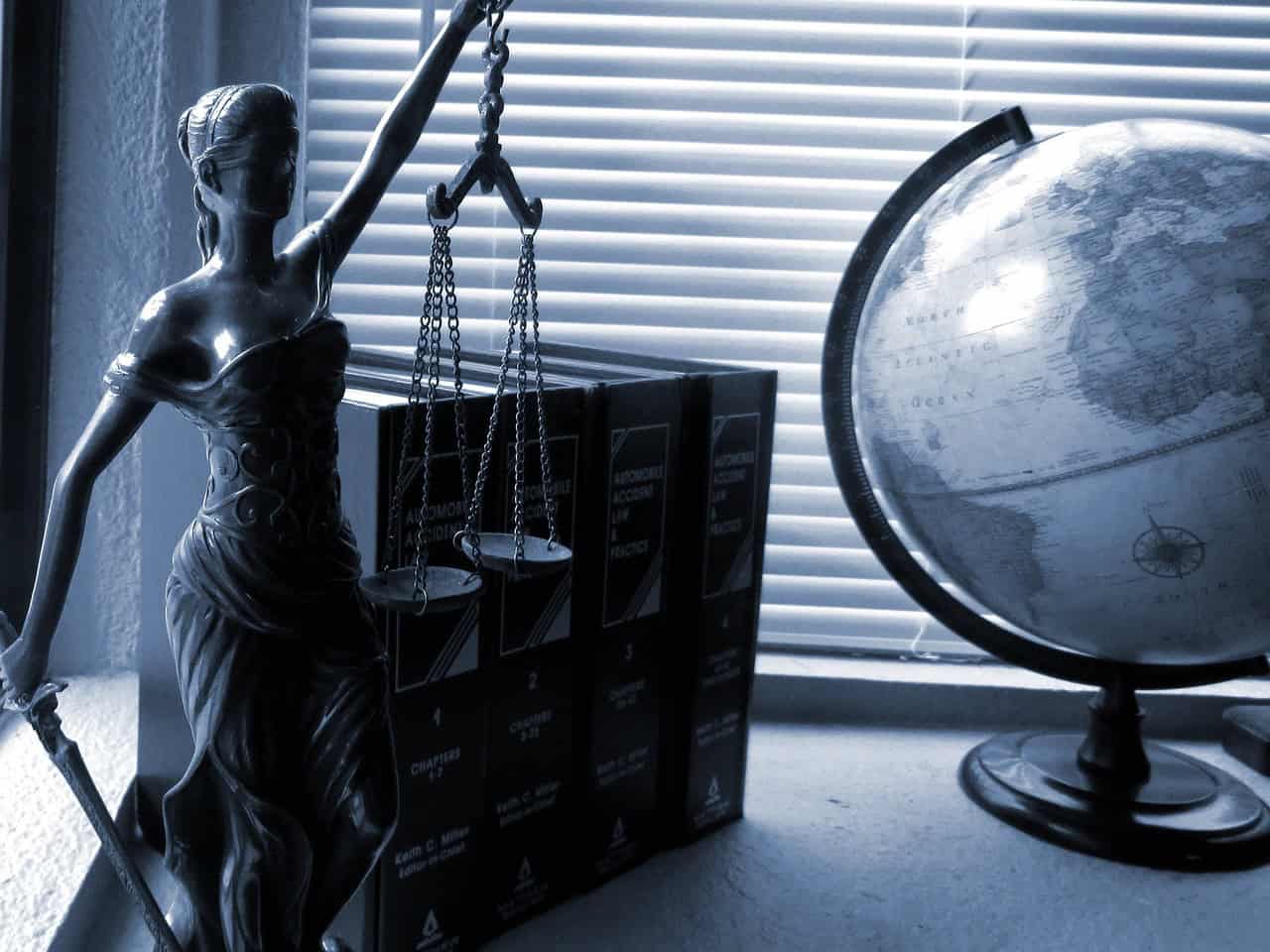 ¿Qué diferencia hay entre una denuncia, una querella y un acto de alguacil?