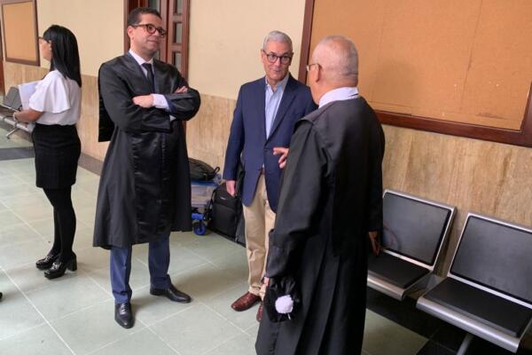 Posponen otra vez audiencia preliminar contra Gonzalo Castillo y exfuncionarios por caso de corrupción.