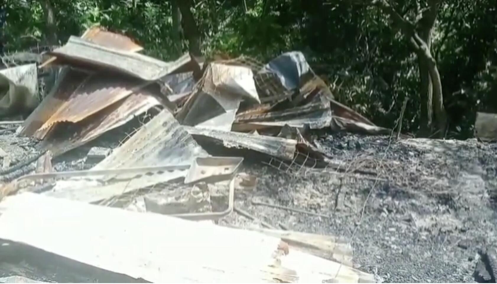 Madre soltera pierde su vivienda en incendio en Los Alcarrizos y pide ayuda al presidente Abinader