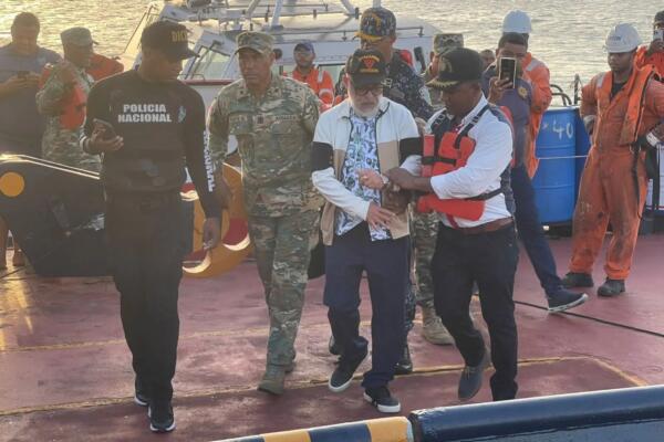 Fiscalía de Santiago conoce este martes querella contra Ángel Martínez 