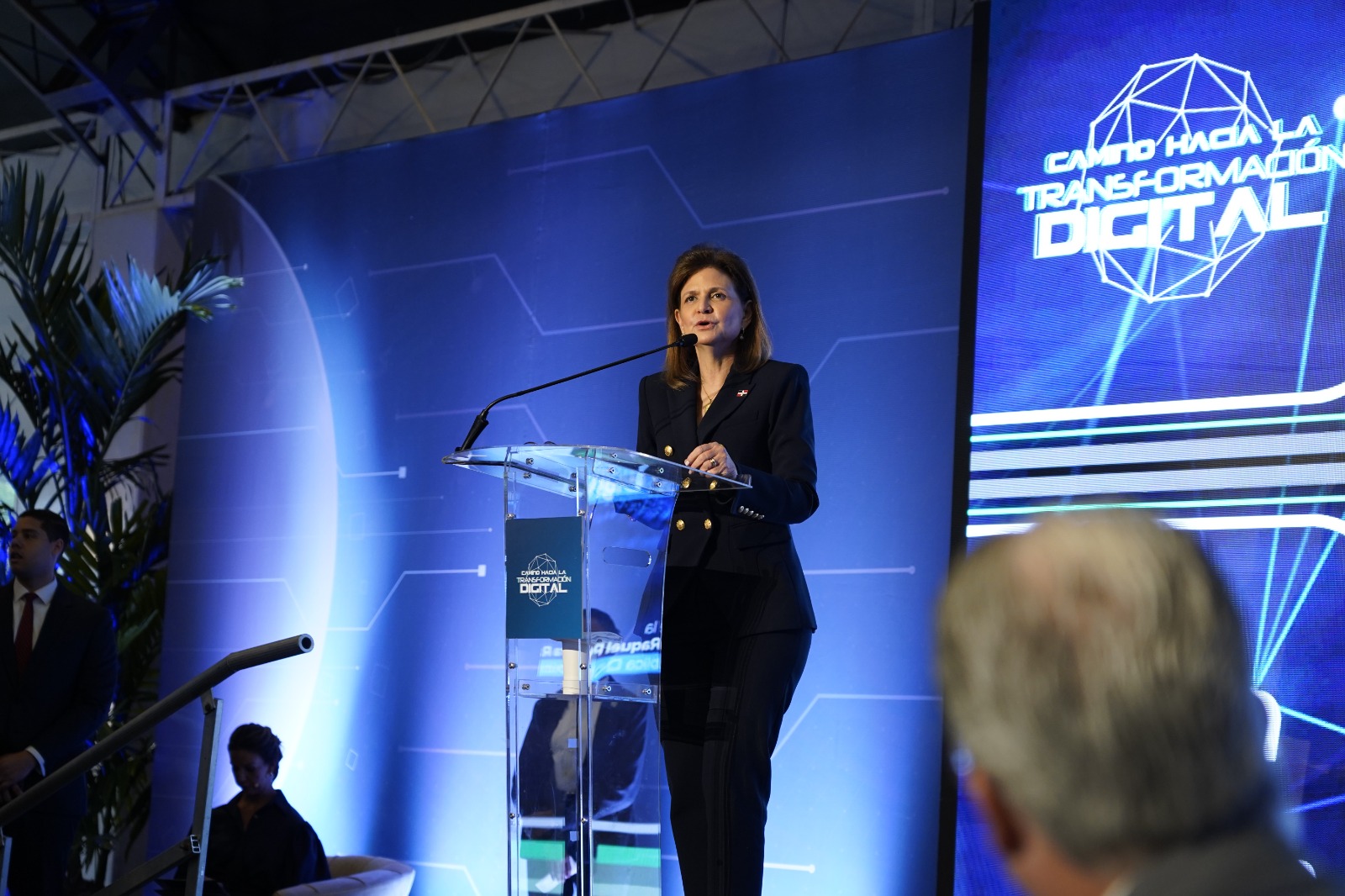 La vicepresidenta de la República, Raquel Peña, resaltó los significativos avances en el proceso de transformación digital.