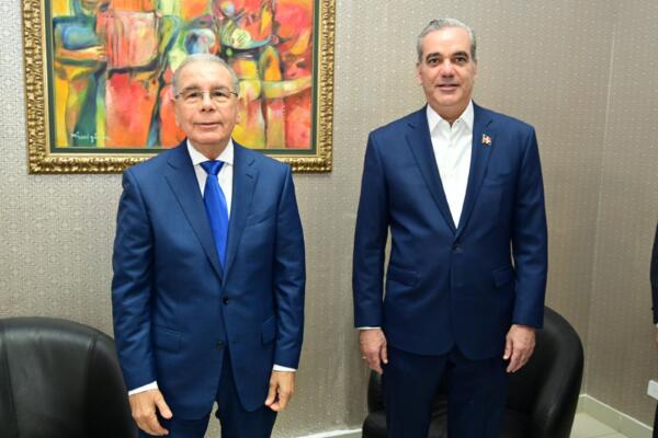El Luis Abinader fue recibido este jueves por el expresidente Danilo Medina en la Casa Presidencial del Partido de la Liberación Dominicana.