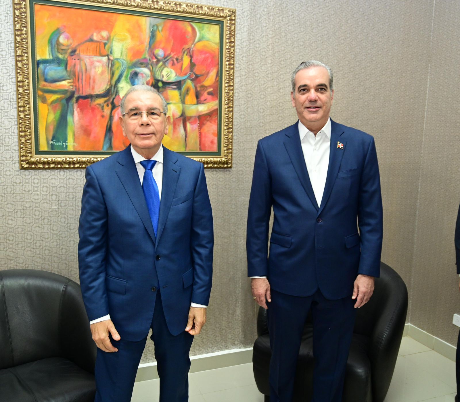 El Luis Abinader fue recibido este jueves por el expresidente Danilo Medina en la Casa Presidencial del Partido de la Liberación Dominicana.