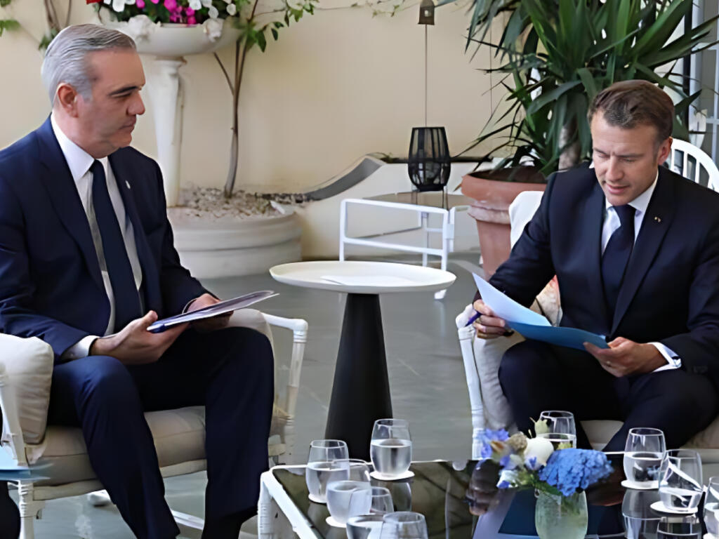 Macron propone financiar tren metropolitano y plan de transporte del GSD