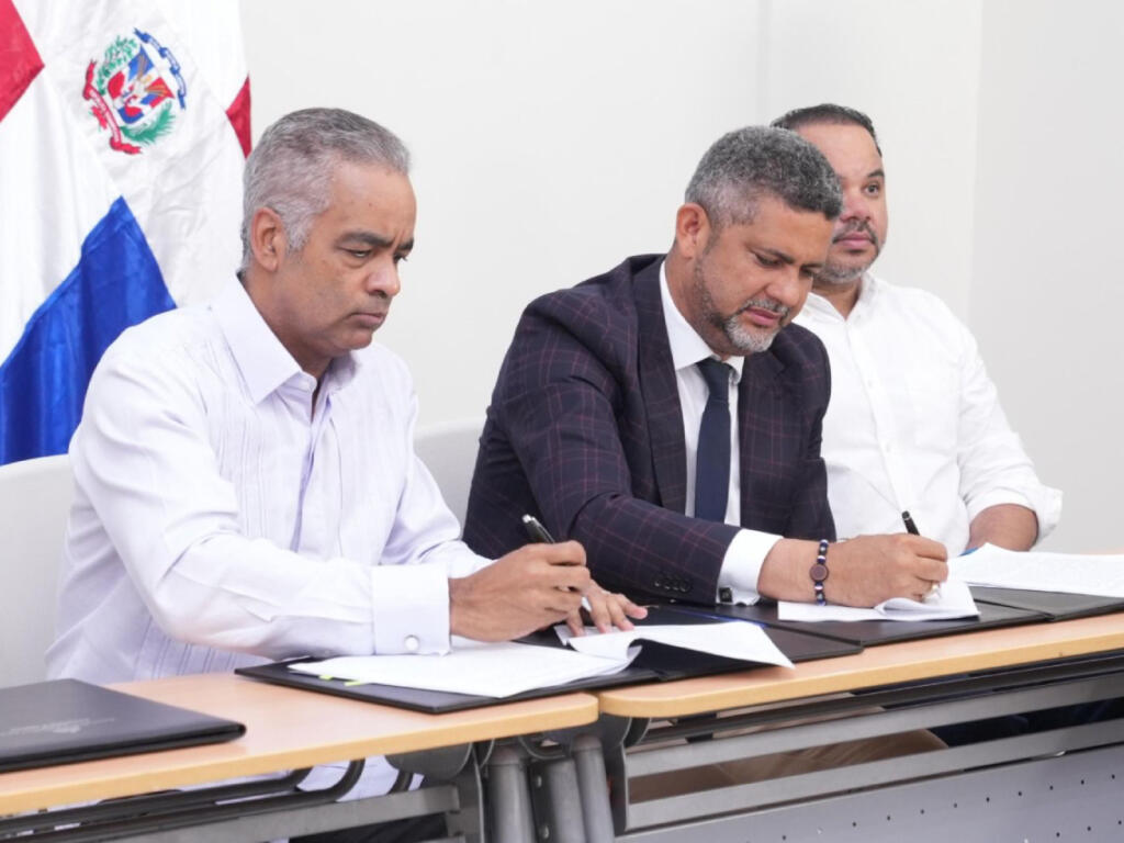 Barrick y comunitarios firman acuerdo de reasentamiento