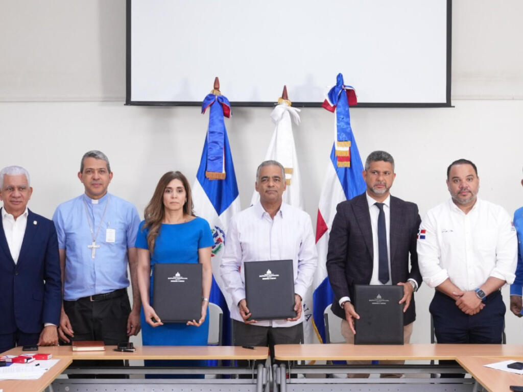 Barrick y comunitarios firman acuerdo de reasentamiento