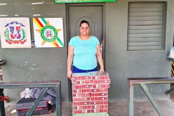 La detenida la identificaron como Eva María Marichal Franco.
