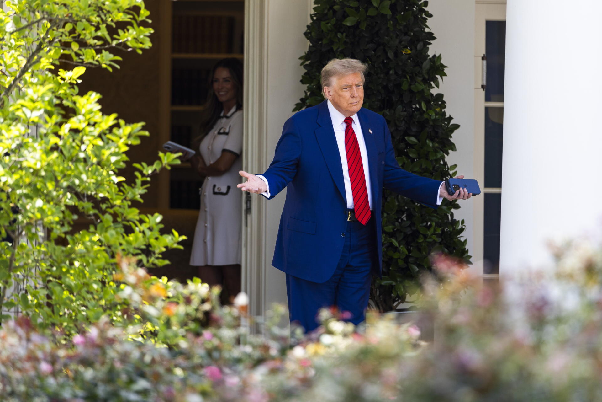 Trump dice que "España siempre ha pagado muy poco" como miembro de la OTAN