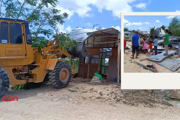 Ejecutan desalojo forzoso en comunidad de La Romana. Foto: Fuente externa 