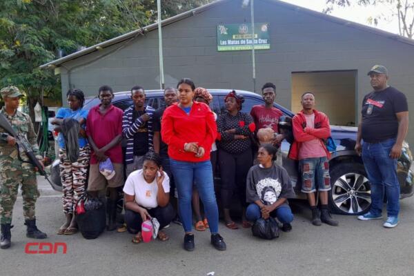 10 inmigrantes haitianos indocumentados.