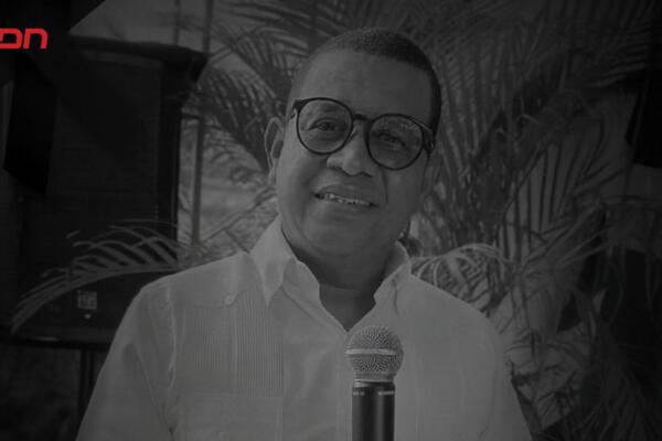 Merlín Jiménez, “El Arrollador”, conocido locutor en Hato Mayor. 