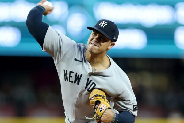 Cruz sufrió la lesión mientras hacía ejercicios con un balón medicinal en el gimnasio antes del juego del domingo contra los Atléticos, según el mánager Aaron Boone. 