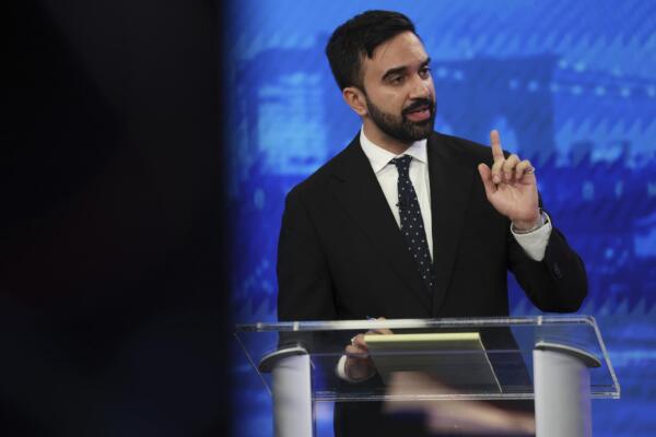 Zohran Mamdani alerta a migrantes sobre procedimientos de ICE en Nueva York.
