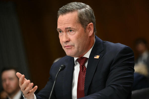 Mike Waltz defiende uso de chat militar en su audiencia para embajador ante la ONU