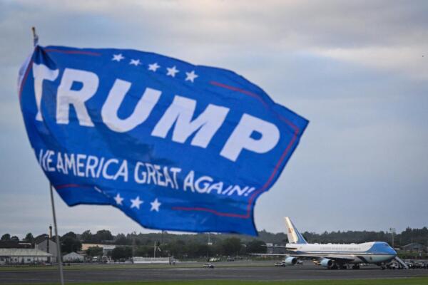 Una bandera con la leyenda 