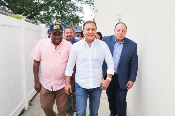 Abel Martínez reunido con líderes en NY, Fuente: Oficina política de Abel Martínez 