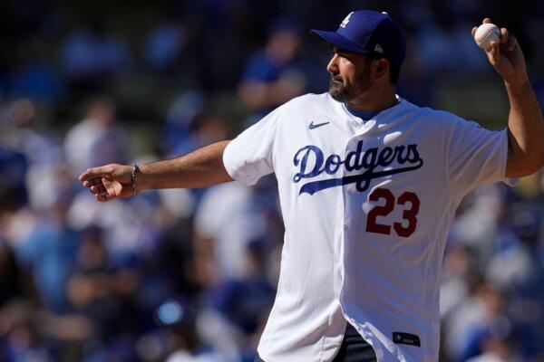Adrian Gonzalez al salón de la fama del béisbol latino