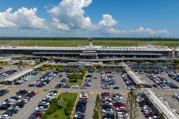 El Aeropuerto Internacional de Las Américas, José Francisco Peña Gómez (AILA-JFPG), es la principal puerta de entrada aérea a la República Dominicana. Foto: Fuente externa