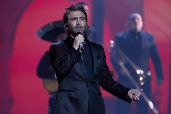 Alejandro Fernández donará ganancias de conciertos en EE.UU a damnificados en Texas