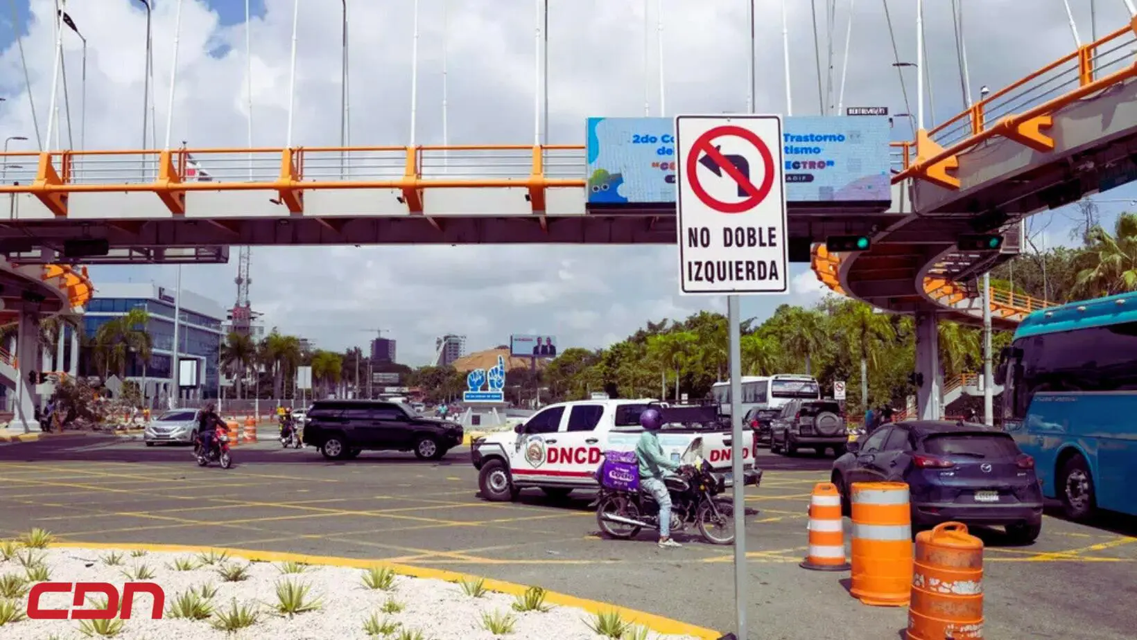 No giren a la izquierda