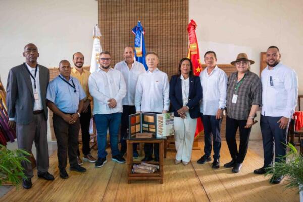 China y RD impulsan relanzamiento de planta de procesamiento de bambú en Bonao