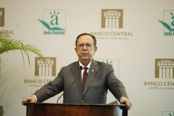 El gobernador del Banco Central de la República Dominicana (BCRD), Héctor Valdez Albizu.